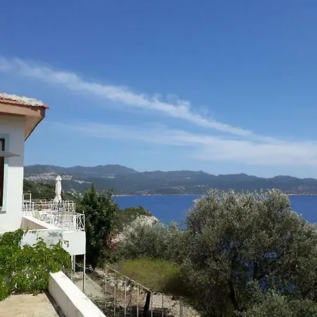 Bianca Peninsula House *