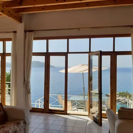 Bianca Peninsula House