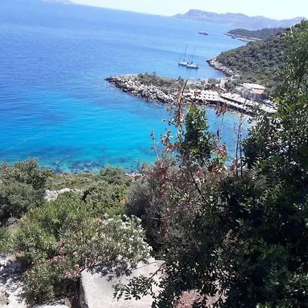 Bianca Peninsula House